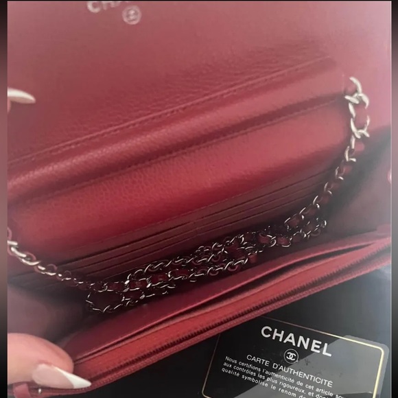 Chanel wallet on a chain - Picture 3 of 5